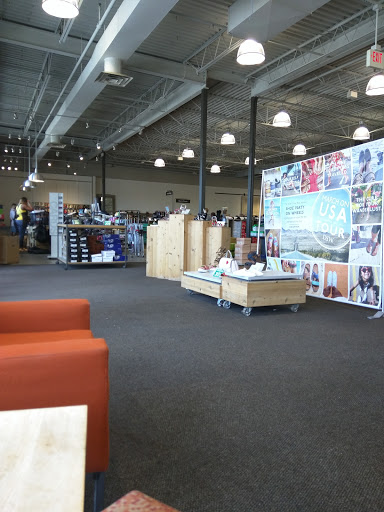 Shoe Store «DSW Designer Shoe Warehouse», reviews and photos, 43713 W Oaks Dr, Novi, MI 48377, USA