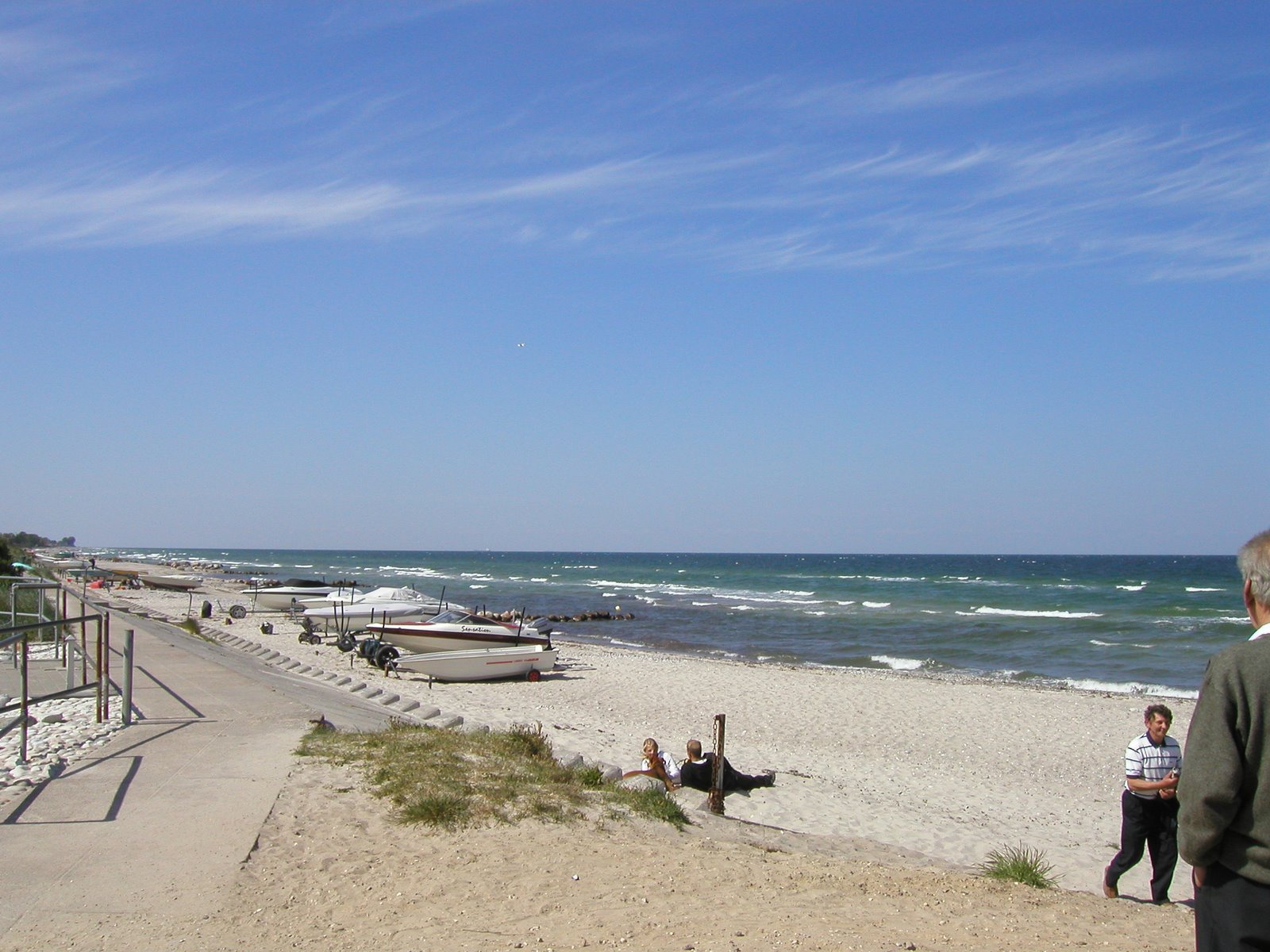 Foto de Hasmark Beach - lugar popular entre os apreciadores de relaxamento