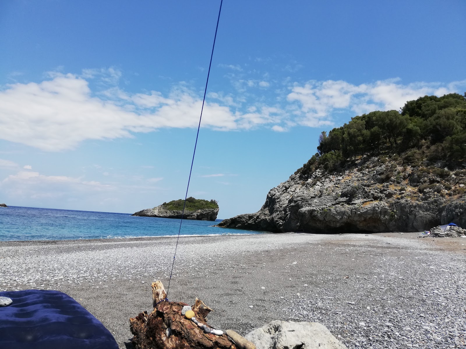 Photo de Kokkinia beach zone sauvage