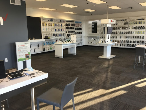 Cell Phone Store «GoWireless Verizon Authorized Retailer», reviews and photos, 3839 W Ridge Rd, Greece, NY 14626, USA