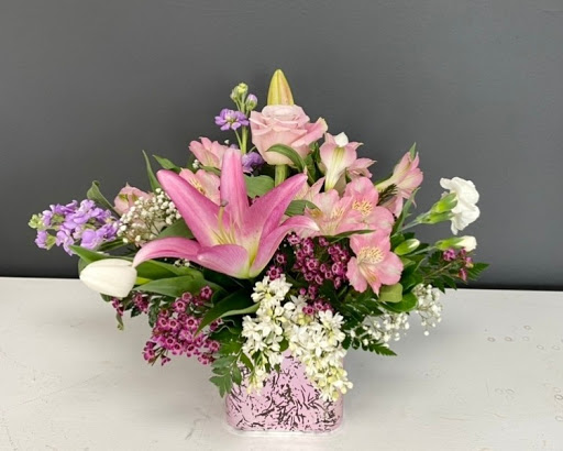 Florist «Kent Floral Co.», reviews and photos, 1109 S Water St, Kent, OH 44240, USA