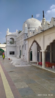 Sajjada Nashin Dargah Khwaja Bandanawaz Dargah