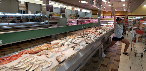 Shopping Mall «Vallejo Plaza Shopping Center», reviews and photos, 3325 Sonoma Blvd, Vallejo, CA 94590, USA