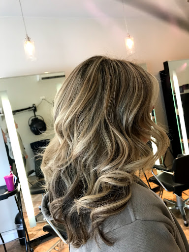 Hair Salon «New Image Hair Salon», reviews and photos, 149 E 233rd St, Bronx, NY 10470, USA