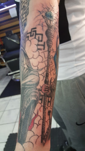 Tattoo Shop «Tattoo Club», reviews and photos, 1021 S Erie Blvd, Hamilton, OH 45011, USA