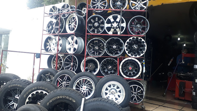 Opiniones de Torres Tires en Quito - Tienda de neumáticos
