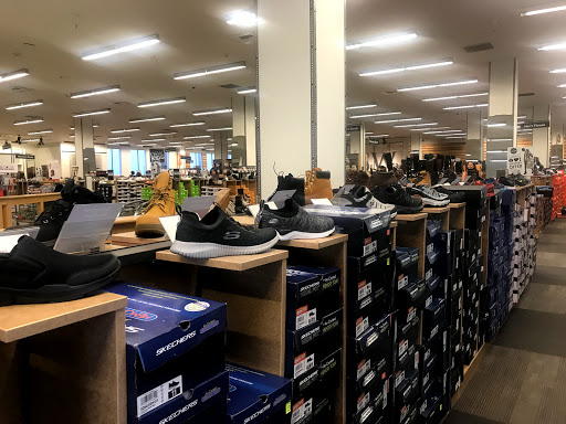 Shoe Store «DSW Designer Shoe Warehouse», reviews and photos, 300 E Colorado Blvd #250, Pasadena, CA 91101, USA