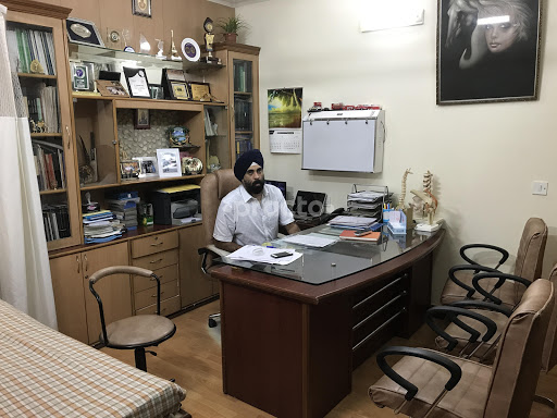 Dr Pushpinder Singh Bajaj - SPORTS ARTHROSCOPY