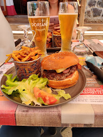 Hamburger du Restaurant français Au Montagnard à Murol - n°3