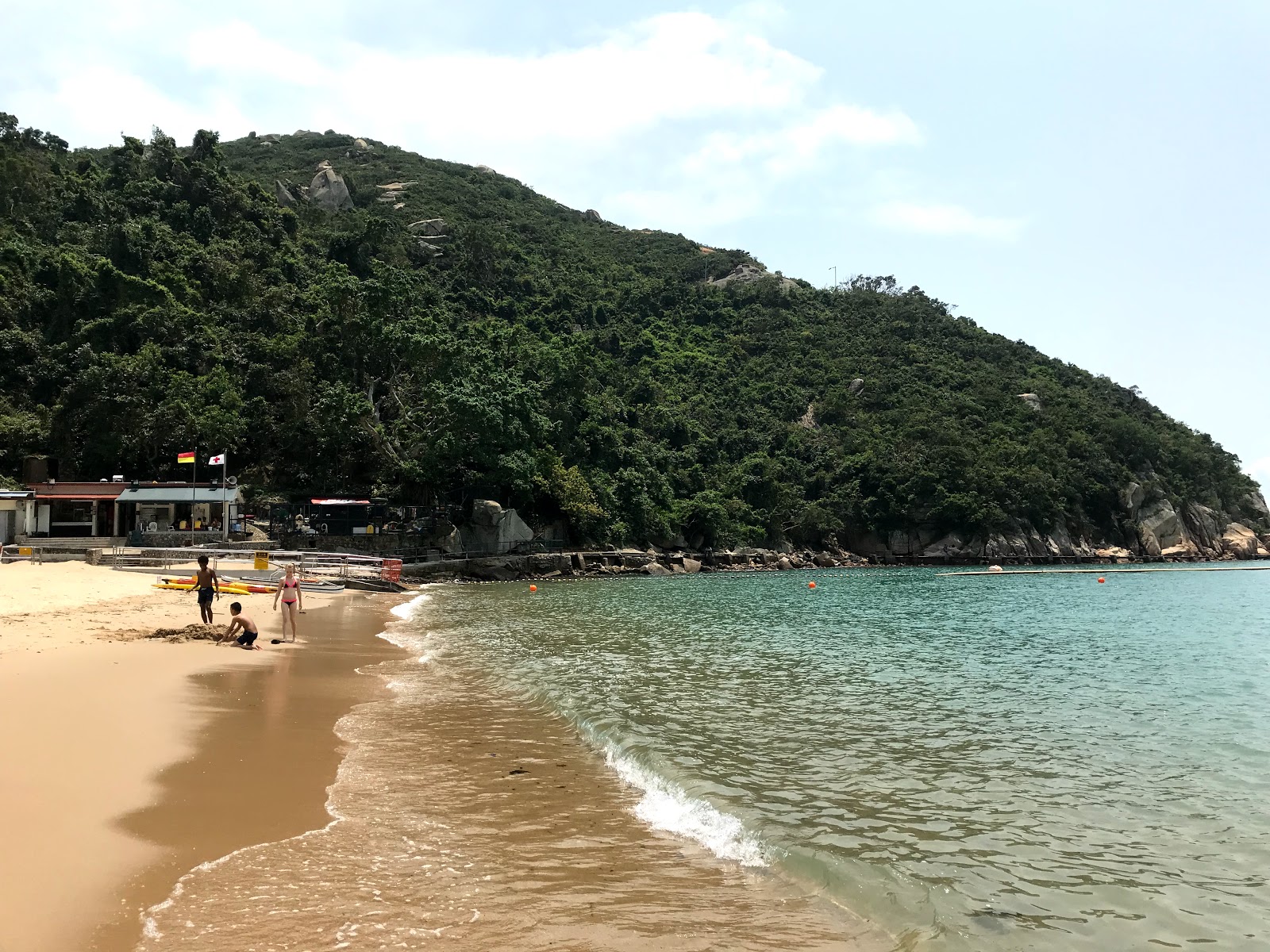 Photo of Chung Hom Kok Beach backed by cliffs