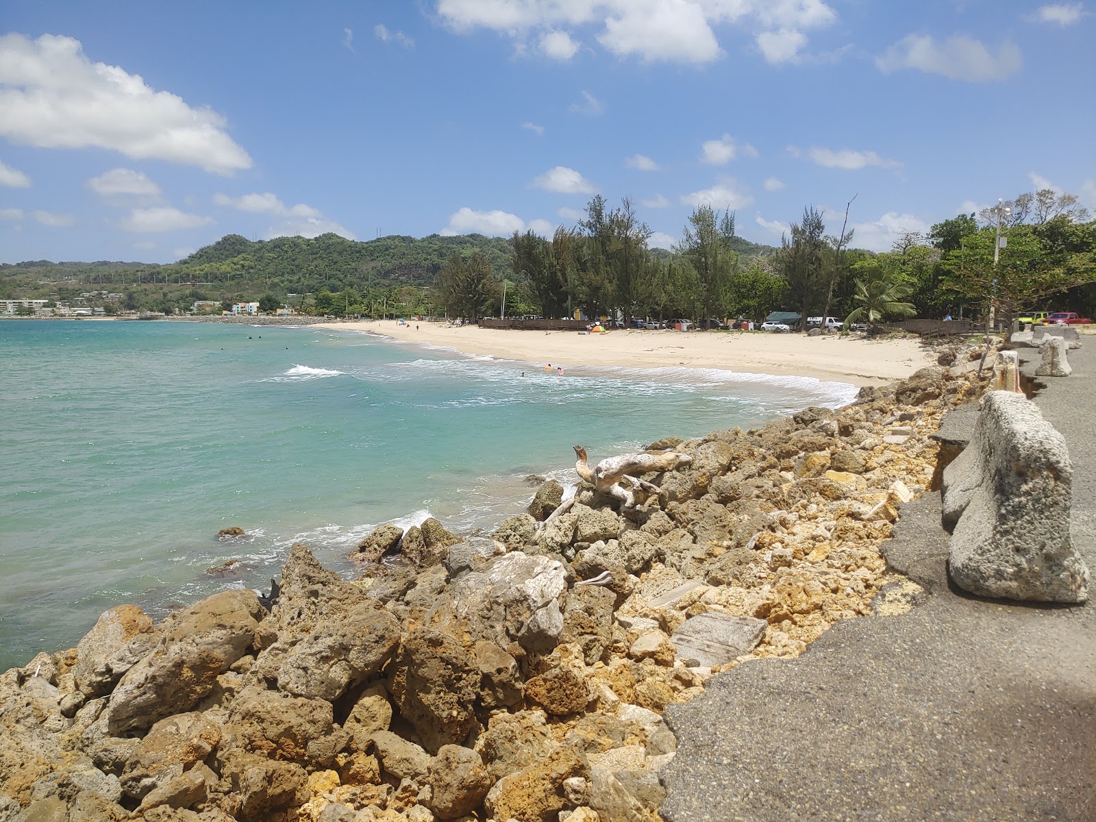 Foto di Colon beach con una superficie del acqua cristallina