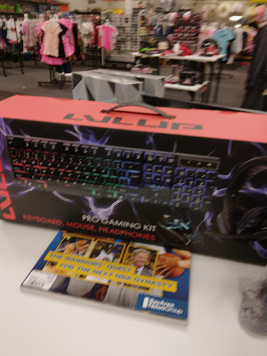 Clothing Store «Citi Trends», reviews and photos, 2716 Brice Rd, Reynoldsburg, OH 43068, USA