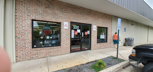 Thrift Store «Salvation Army Thrift Store», reviews and photos, 320 Weems Ln, Winchester, VA 22601, USA