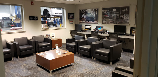Jeep Dealer «Golling Chrysler Dodge Jeep Ram», reviews and photos, 2405 S Telegraph Rd, Bloomfield Hills, MI 48302, USA