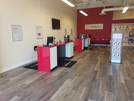 Cell Phone Store «Verizon Authorized Retailer - Wireless Zone», reviews and photos, 712 N Main St, West Hartford, CT 06117, USA