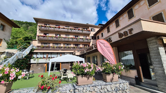 Hotel Carlone Via Roma, 40, 38081 Breguzzo TN, Italia