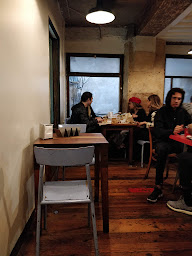 Photo n°34 de Miznon Paris à Paris ()
