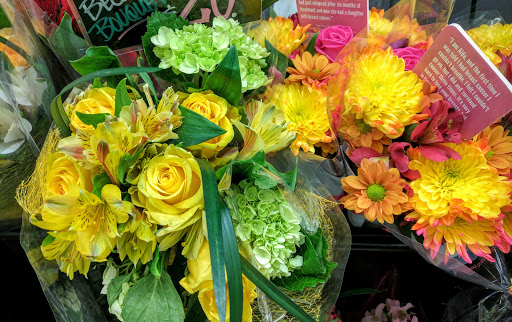Florist «Hy-Vee Floral», reviews and photos, 207 NE Englewood Rd, Kansas City, MO 64118, USA