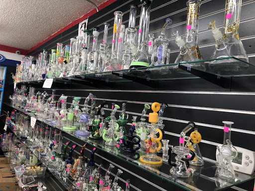 Convenience Store «Woodburn Market/ Smoke Shop», reviews and photos, 398 N Pacific Hwy, Woodburn, OR 97071, USA