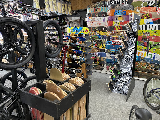 Bicycle Store «Extremz Bike & Scooter Shop», reviews and photos, 108 Main St, Woodbridge, NJ 07095, USA