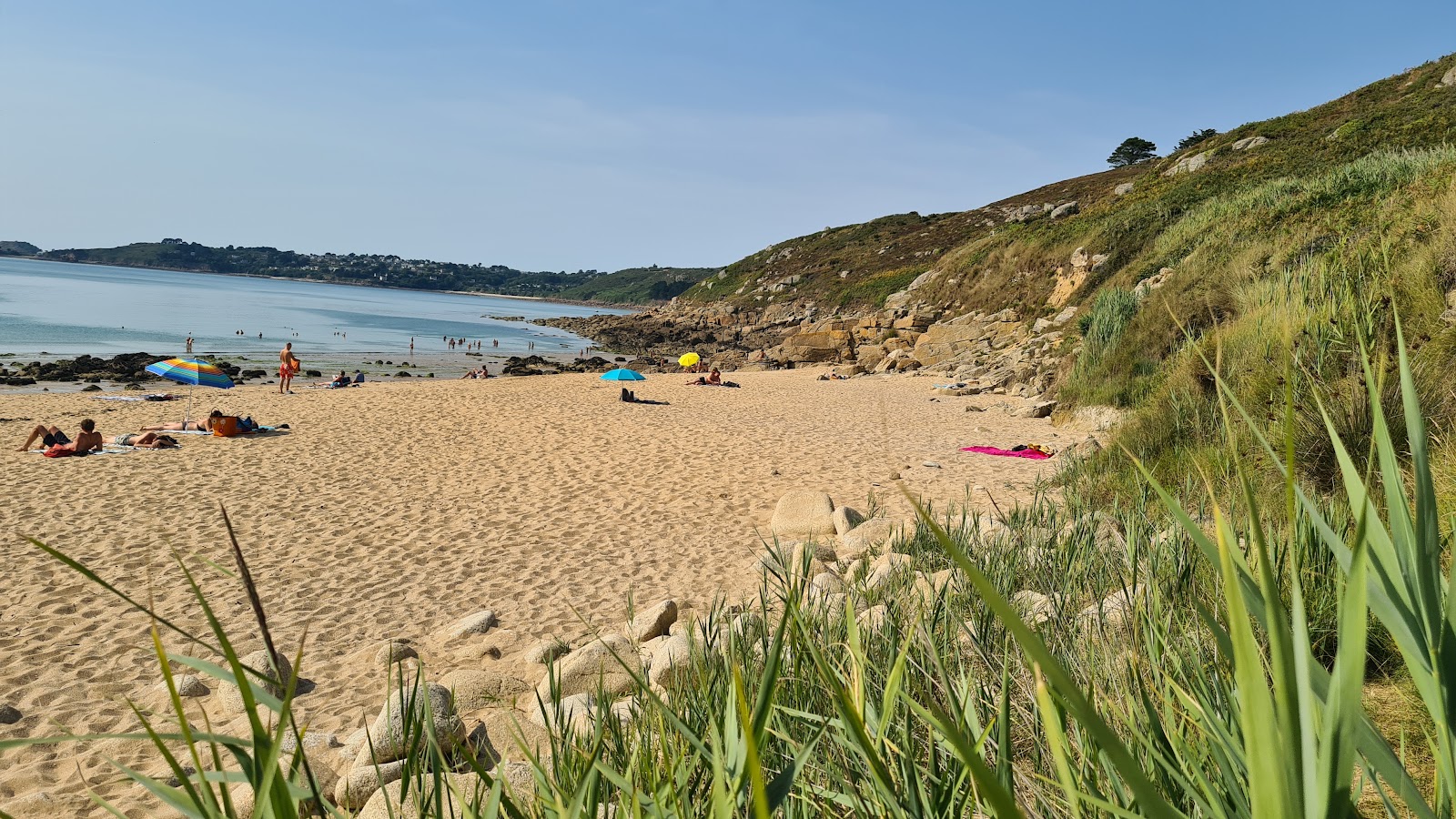 Foto di Plage de Maez-an-Aod con una costa spaziosa