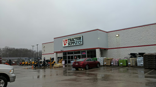 Tractor Supply Co., 3790 Teays Valley Road, Hurricane, WV 25526, USA, 