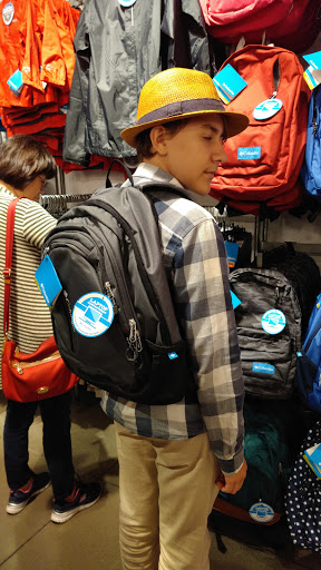 Sportswear Store «Columbia Sportswear Outlet Store», reviews and photos, 3170 Livermore Outlets Dr #420, Livermore, CA 94551, USA