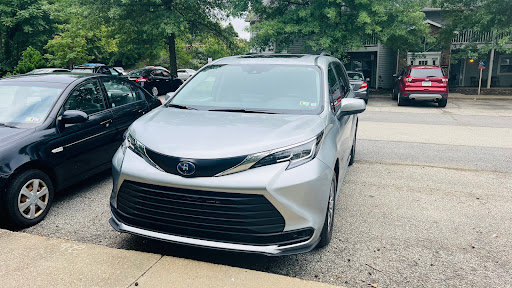 Toyota Dealer «North Hills Toyota», reviews and photos, 7401 McKnight Rd, Pittsburgh, PA 15237, USA