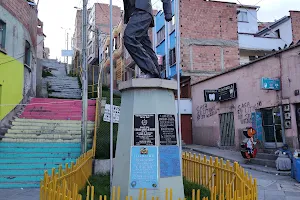 Estatua de Eduardo Avaroa image