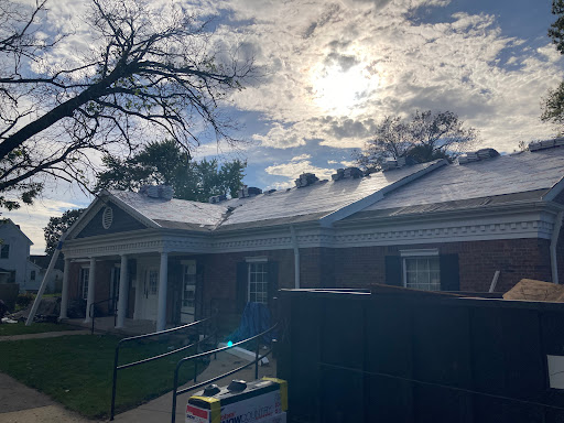 Roofing Contractor «Roofs By Rodger», reviews and photos, 212 E Logan St, Longview, IL 61852, USA