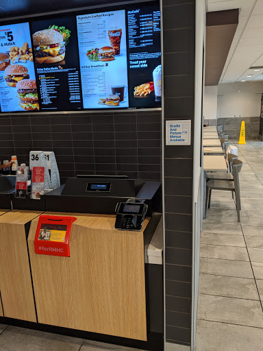 Shopping Mall «Eagle Plaza», reviews and photos, 700 Haddonfield-Berlin Rd #4a, Voorhees Township, NJ 08043, USA