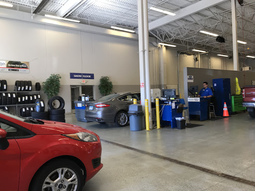 Car Dealer «Metropolitan Ford of Eden Prairie», reviews and photos, 12477 Plaza Dr, Eden Prairie, MN 55344, USA