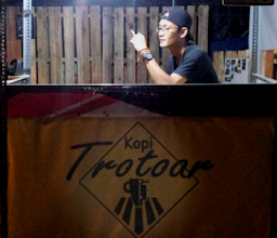 Kopi Trotoar Kendari photo