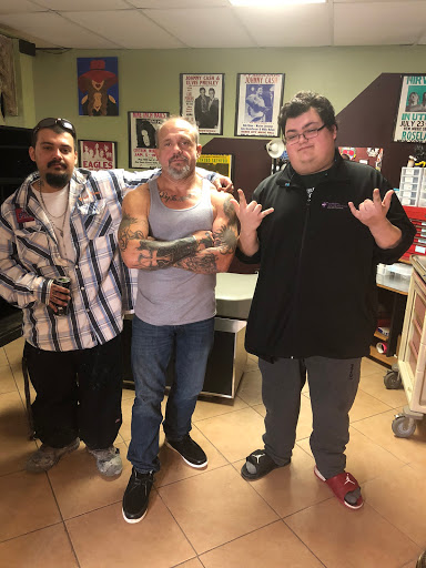 Tattoo Shop «Cross Roads Tattoo and Piercing», reviews and photos, 2070 Texas Ave, Bridge City, TX 77611, USA