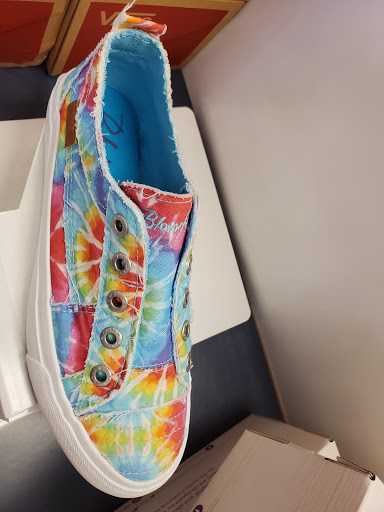 Shoe Store «Famous Footwear», reviews and photos, 3000 Grapevine Mills Pkwy #250, Grapevine, TX 76051, USA