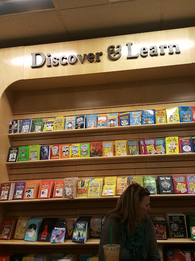 Book Store «Barnes & Noble Booksellers Fredericksburg/ Central Park», reviews and photos, 1220 Carl D. Silver Parkway, Fredericksburg, VA 22401, USA