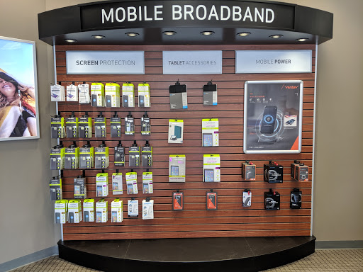 Cell Phone Store «Verizon Authorized Retailer – Cellular Sales», reviews and photos, 535 W Lancaster Ave, Berwyn, PA 19312, USA