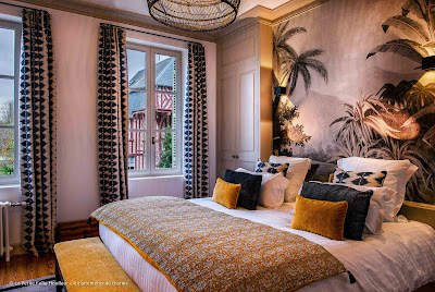 La Petite Folie : chambres de charme avec jolie jardin, hammam, massages, rue calme du centre-ville proche plage Normandie à Honfleur
