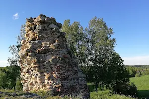 Kirumpää piiskopilinnuse varemed (14-15saj.) image