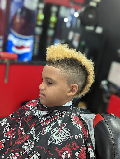 Barber Shop «Heads Up Barber Shop», reviews and photos, 12302 Balm Riverview Rd, Riverview, FL 33579, USA