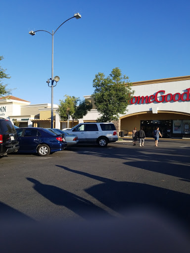 Department Store «HomeGoods», reviews and photos, 22940 Victory Blvd, Woodland Hills, CA 91367, USA