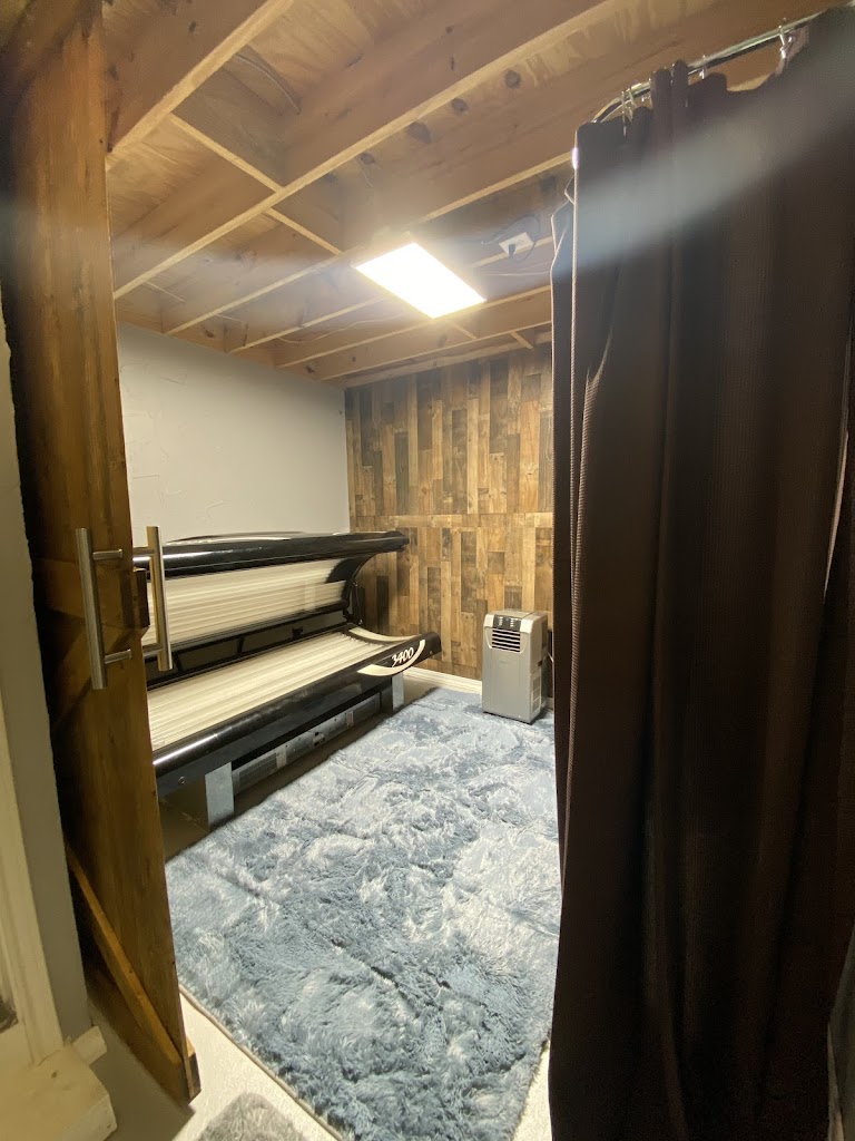 Divine Dazzle Tanning & More 77511