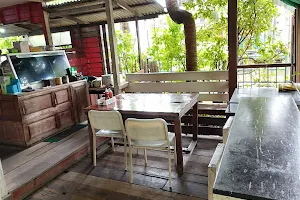 Rim klong restaurant image