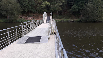 Pont piétons et vélos du gué à Ambrières-les-Vallées
