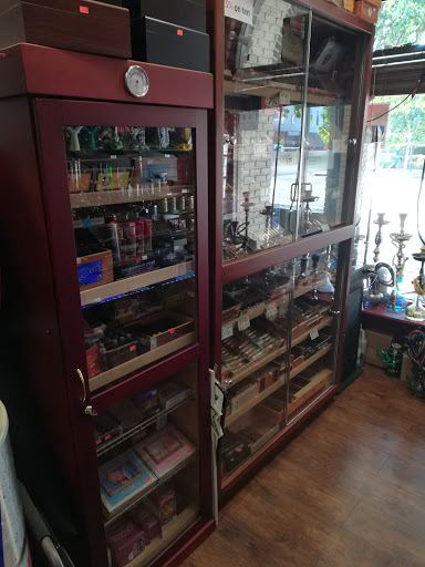 Tobacco Shop «Cigz & Stogiez - Smoke Shop», reviews and photos, 243 W 2nd St #2, Chico, CA 95928, USA