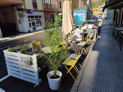Café-Bar Las Redes - C. Juan Antonio Bravo, 4, 33150 Cudillero, Asturias, Spain