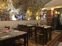 Atmosphère du Pizzeria La Cave Romaine à Fréjus - n°5