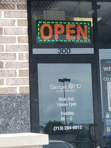 Cell Phone Store «Gadget MD Cell Phone Repair», reviews and photos, 2714 W Lake Houston Pkwy #155, Kingwood, TX 77339, USA