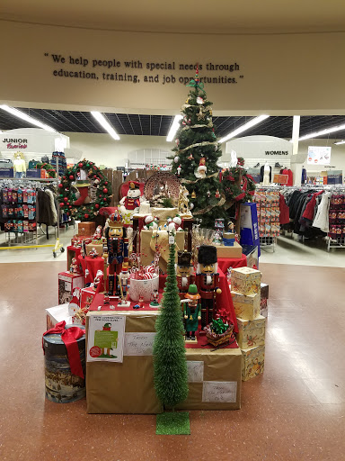 Thrift Store «South Hill Goodwill», reviews and photos, 12915 Meridian E, Puyallup, WA 98373, USA