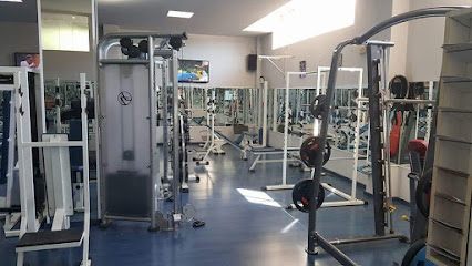 Gimnasio Body Fitness Cuatrovientos - Cam. el Francés, 81, bajo, 24404 Ponferrada, León, Spain